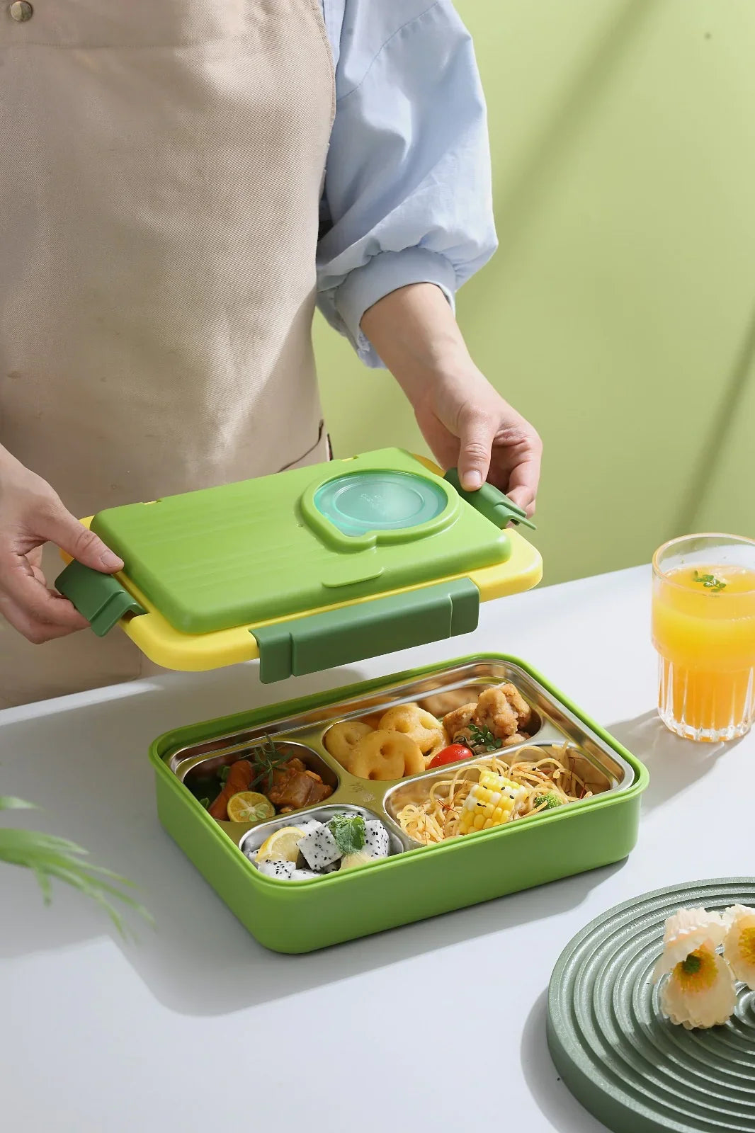 8 Compartments Silly Willy Lunchbox