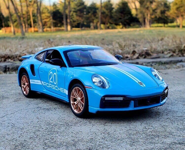 Porsche 911 GT3 RS diecast scale model car collectible