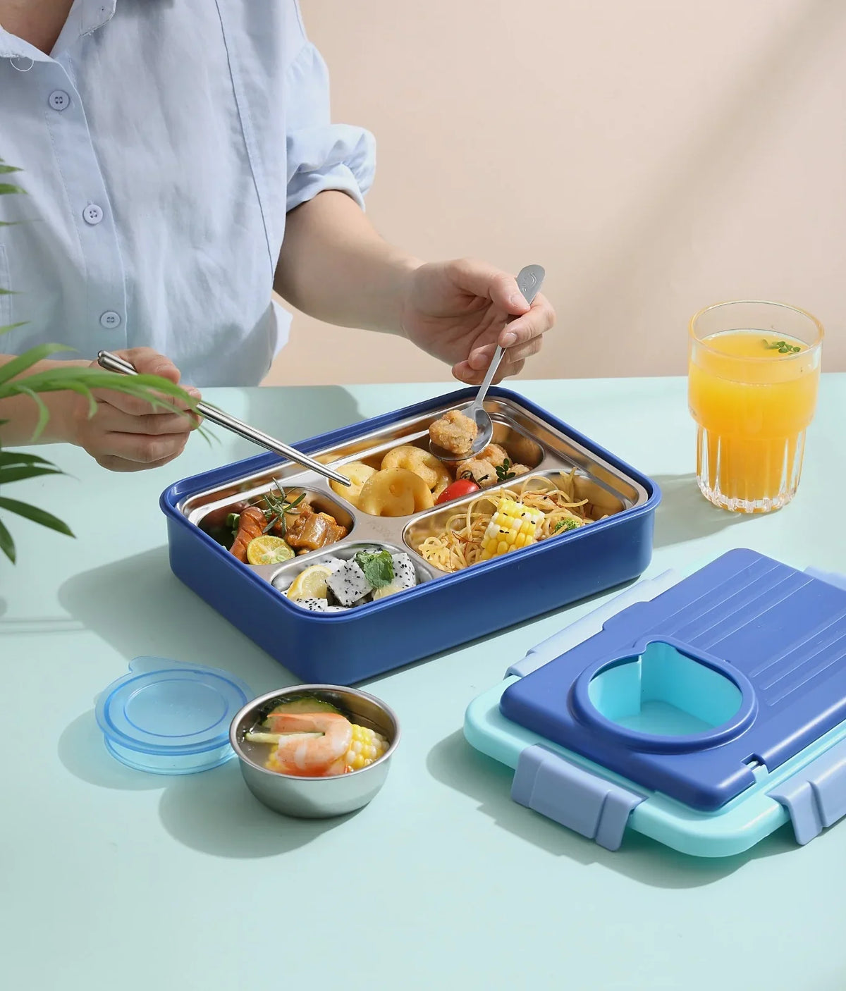 8 Compartments Silly Willy Lunchbox