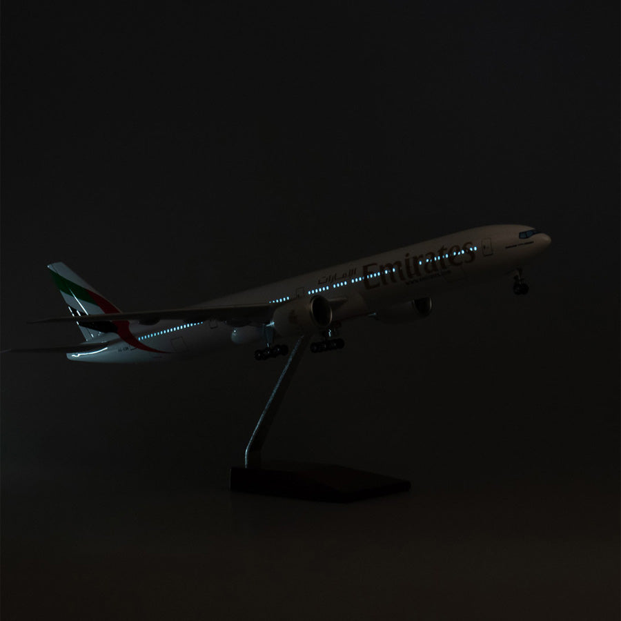 Emirates Airline  B777-300 47CM 1:160 Diecast Scale Model